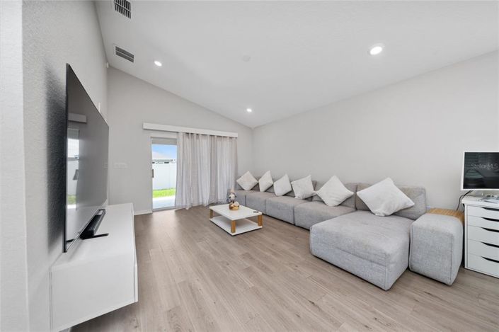 Image No.18-3 Bed Property for sale