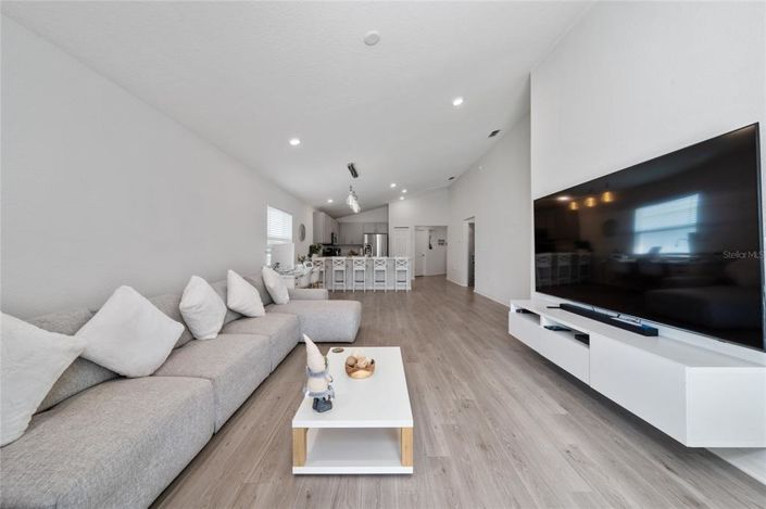 Image No.20-3 Bed Property for sale