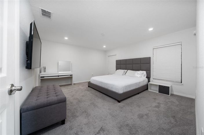 Image No.21-3 Bed Property for sale