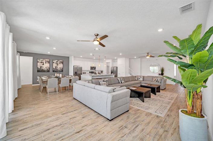 Image No.15-15 Bed Property for sale