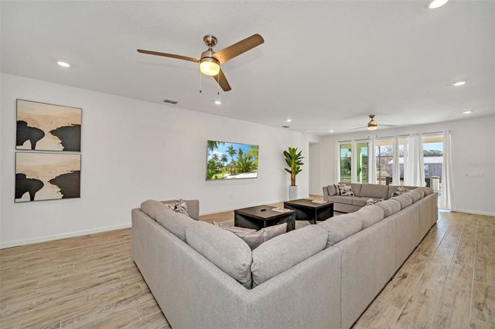 Image No.43-15 Bed Property for sale