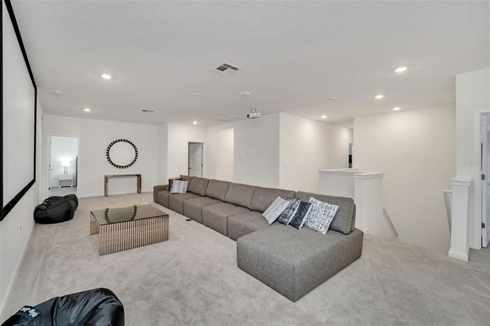 Image No.48-15 Bed Property for sale