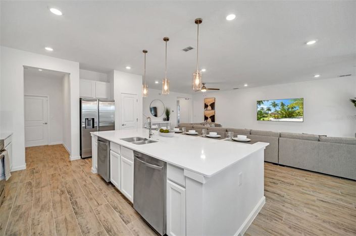 Image No.58-15 Bed Property for sale