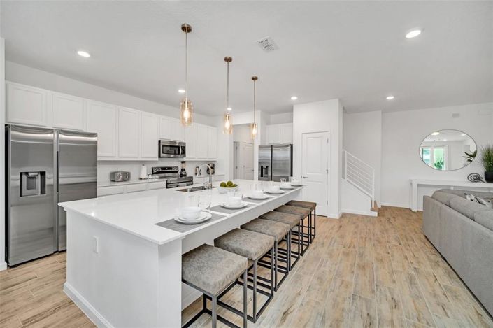 Image No.61-15 Bed Property for sale