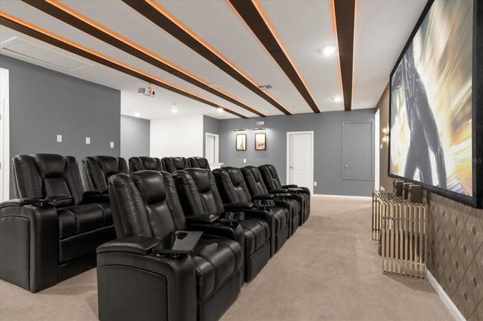 Image No.64-15 Bed Property for sale