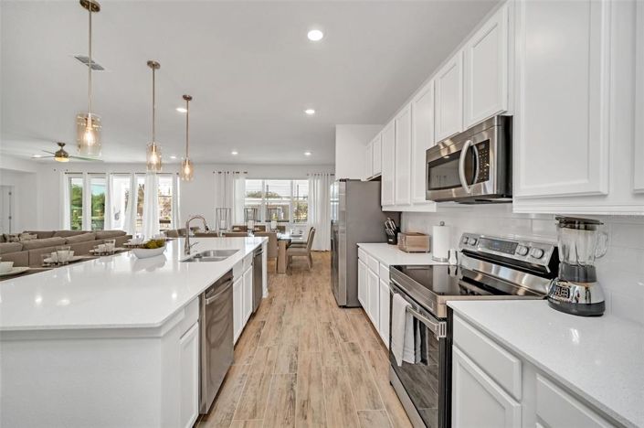 Image No.7-15 Bed Property for sale