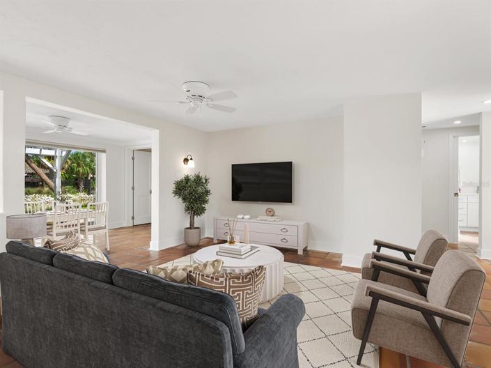 Image No.13-3 Bed Property for sale