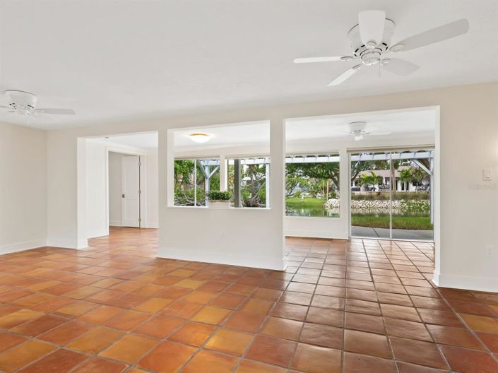 Image No.14-3 Bed Property for sale