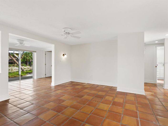 Image No.15-3 Bed Property for sale