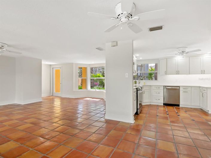 Image No.23-3 Bed Property for sale