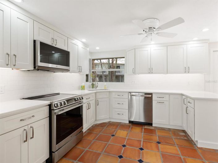 Image No.25-3 Bed Property for sale