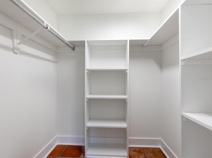 Image No.40-3 Bed Property for sale