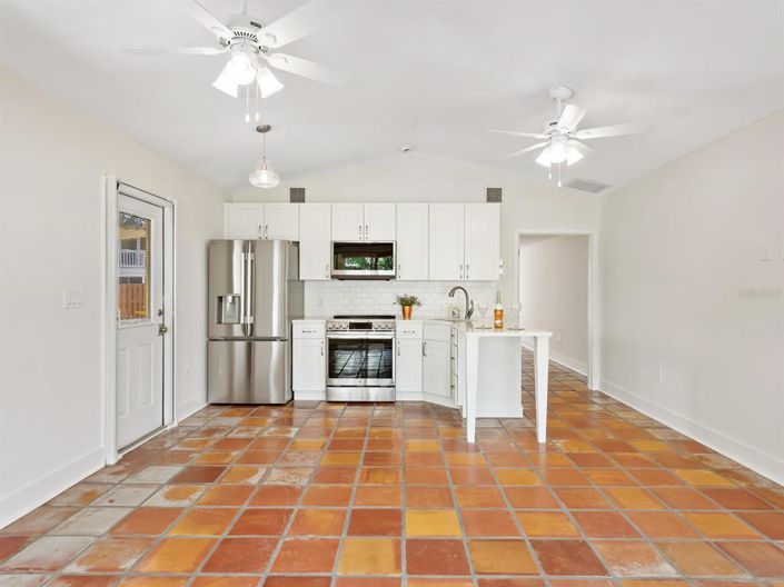 Image No.49-3 Bed Property for sale