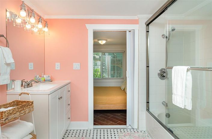 Image No.28-4 Bed Property for sale