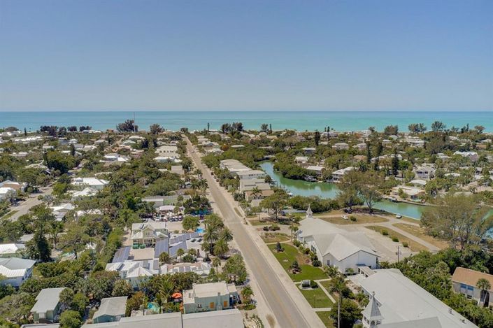 Image No.42-4 Bed Property for sale