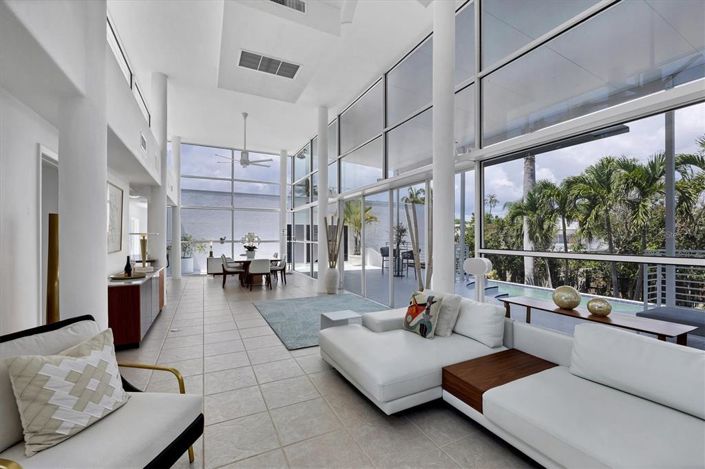 Image No.11-3 Bed Property for sale