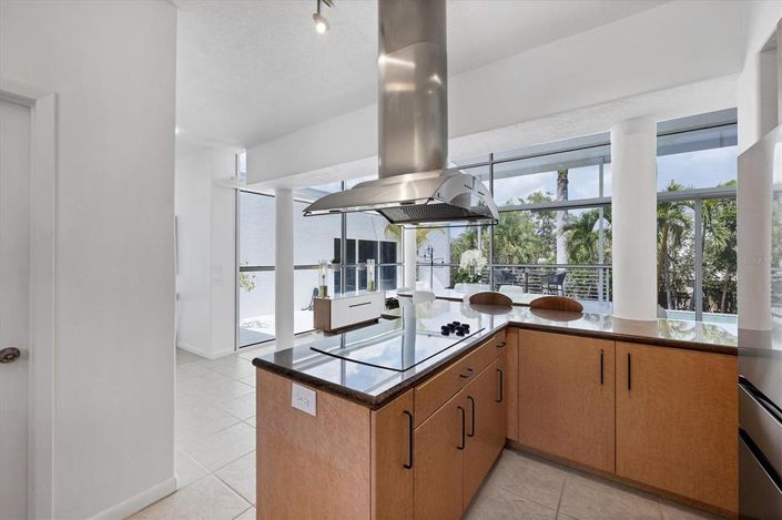 Image No.14-3 Bed Property for sale