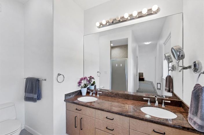 Image No.19-3 Bed Property for sale