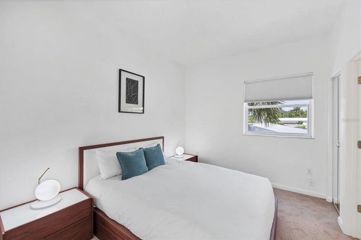 Image No.20-3 Bed Property for sale