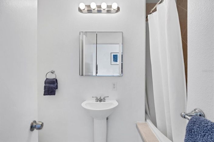 Image No.21-3 Bed Property for sale