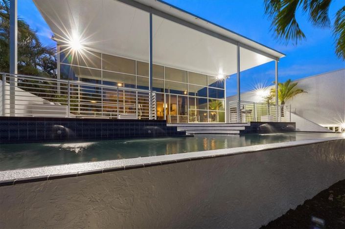 Image No.38-3 Bed Property for sale