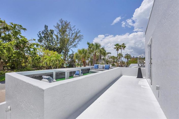 Image No.39-3 Bed Property for sale