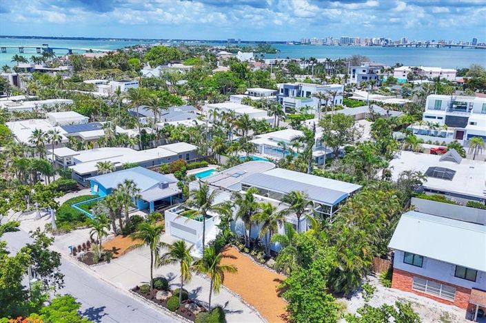 Image No.5-3 Bed Property for sale