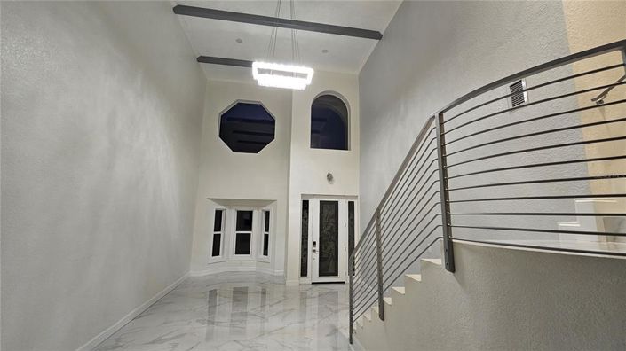 Image No.11-6 Bed Property for sale