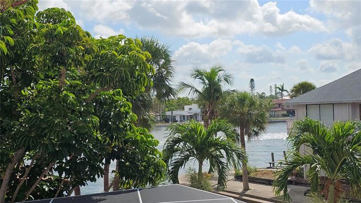 Image No.37-6 Bed Property for sale