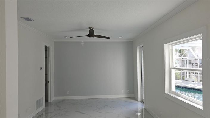 Image No.41-6 Bed Property for sale