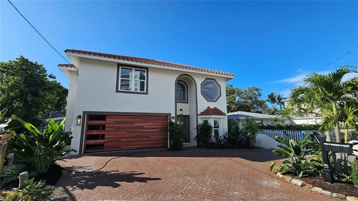 Image No.46-6 Bed Property for sale