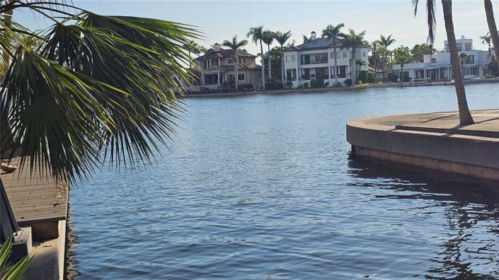 Image No.48-6 Bed Property for sale