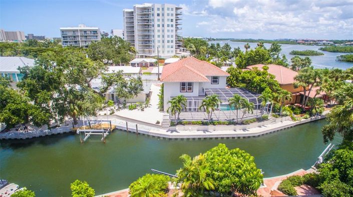 Image No.57-6 Bed Property for sale