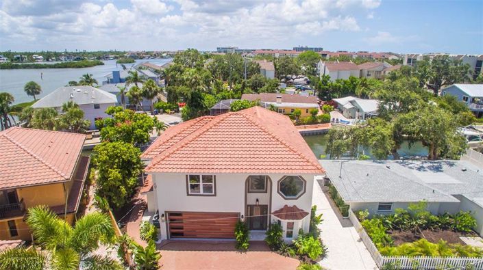 Image No.59-6 Bed Property for sale