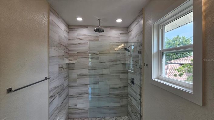 Image No.65-6 Bed Property for sale