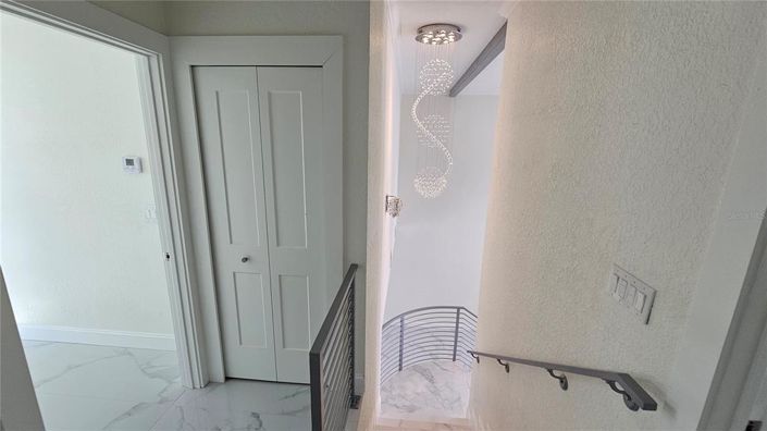 Image No.66-6 Bed Property for sale