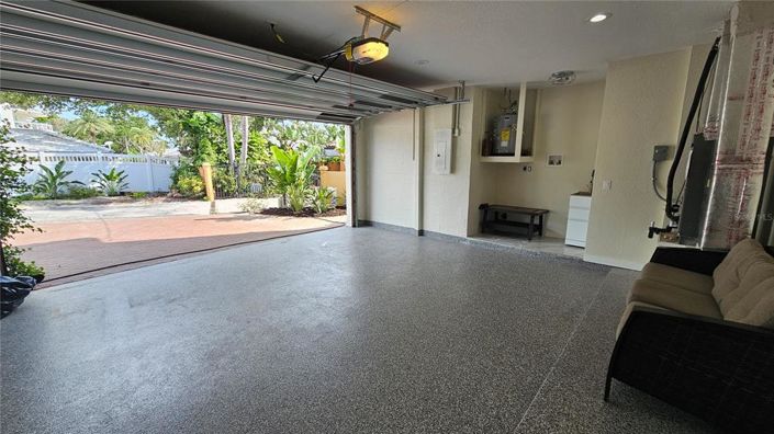 Image No.68-6 Bed Property for sale