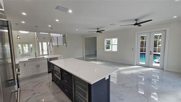 Image No.7-6 Bed Property for sale