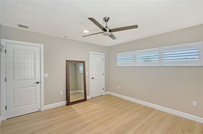 Image No.25-3 Bed Property for sale