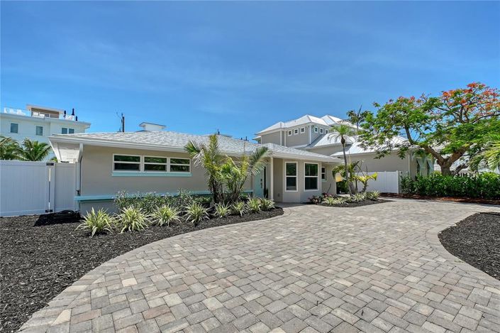 Image No.42-3 Bed Property for sale