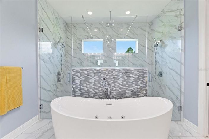 Image No.28-6 Bed Property for sale