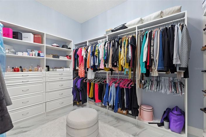 Image No.33-6 Bed Property for sale