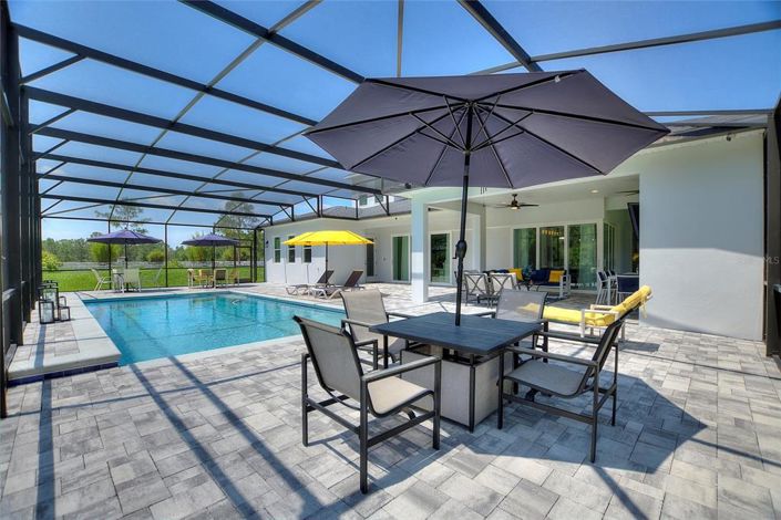 Image No.50-6 Bed Property for sale