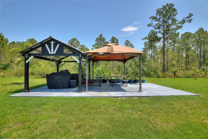 Image No.70-6 Bed Property for sale