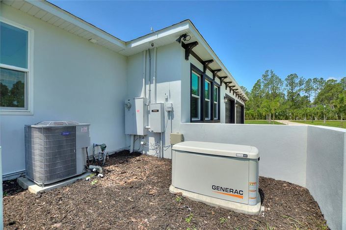 Image No.72-6 Bed Property for sale