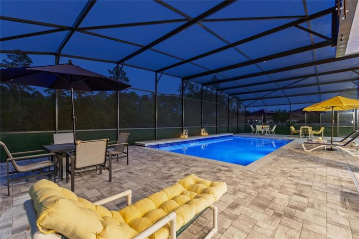 Image No.74-6 Bed Property for sale