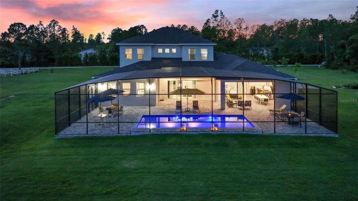 Image No.87-6 Bed Property for sale