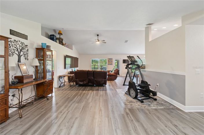 Image No.4-4 Bed Property for sale