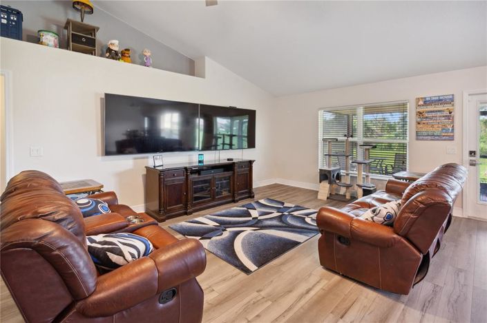 Image No.5-4 Bed Property for sale