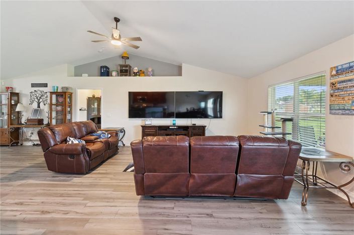 Image No.7-4 Bed Property for sale